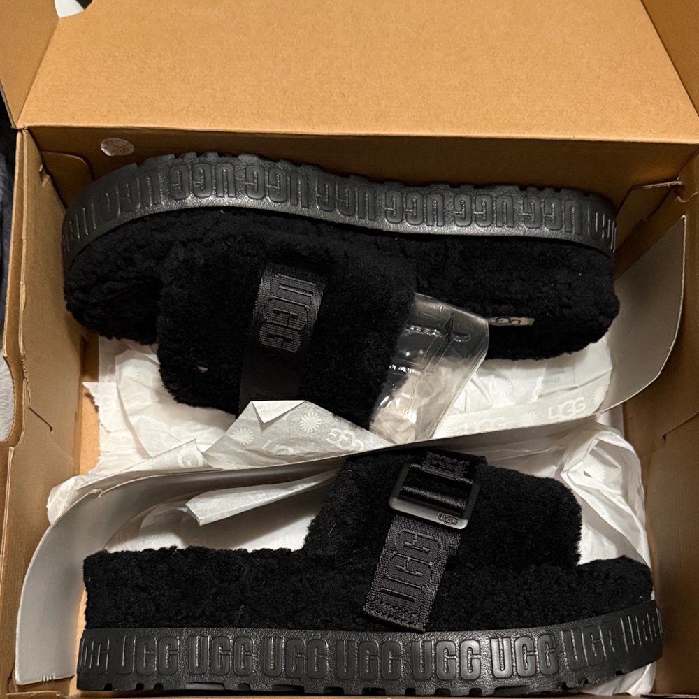 UGG Women Black Fluffy Slippers